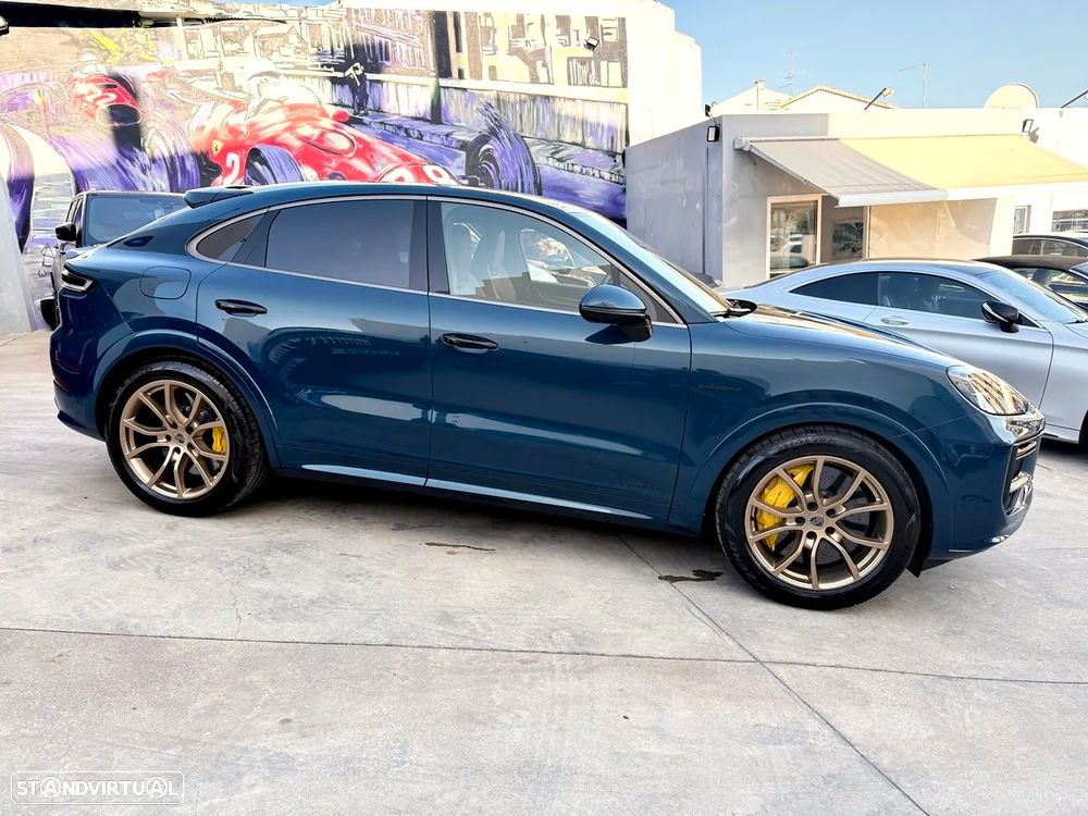 Porsche Cayenne Turbo E-Hybrid - 3