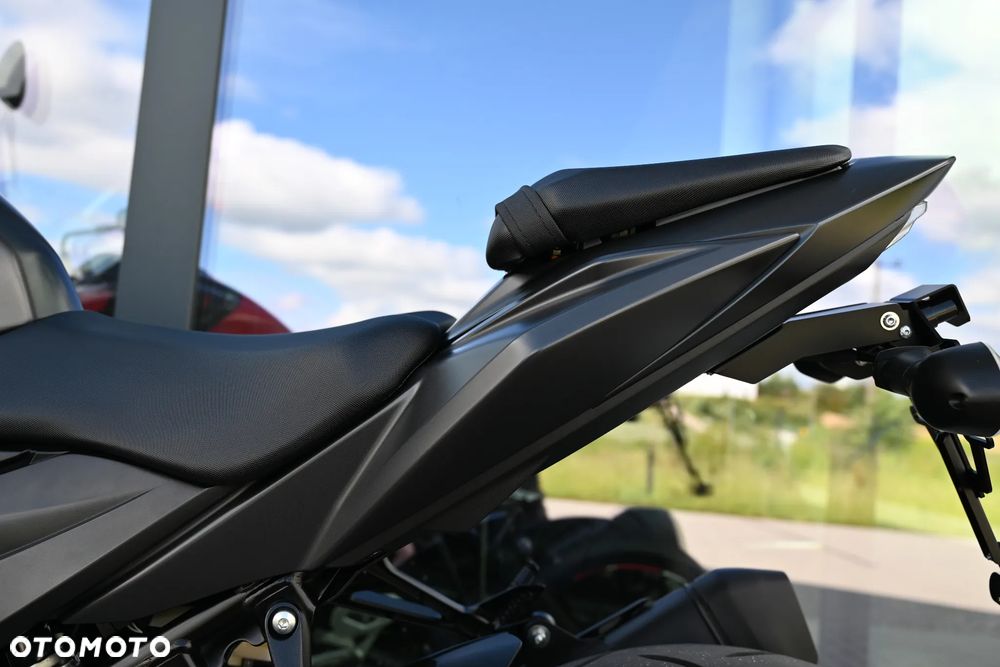 Suzuki GSX - 20
