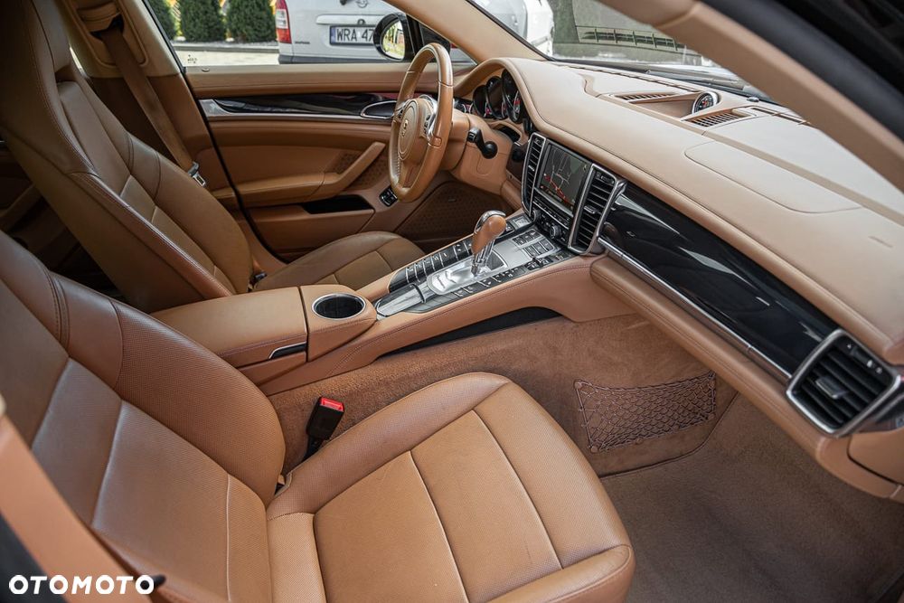 Porsche Panamera 4S - 11