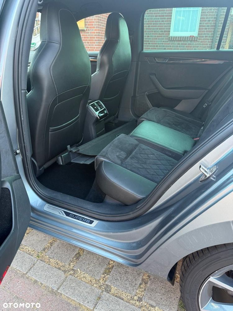 Skoda Superb 2.0 TDI DSG Sportline - 7