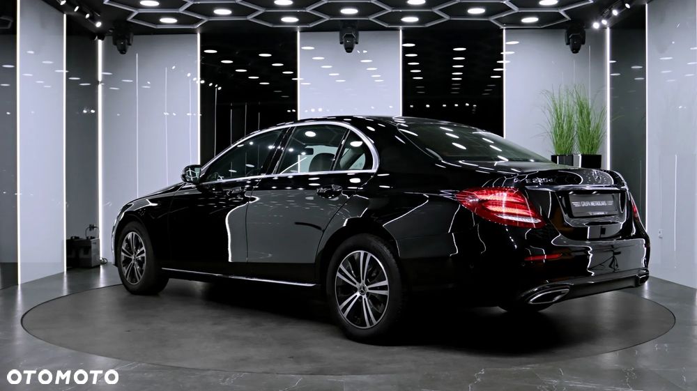 Mercedes-Benz Klasa E 220 d 4-Matic 9G-TRONIC - 5