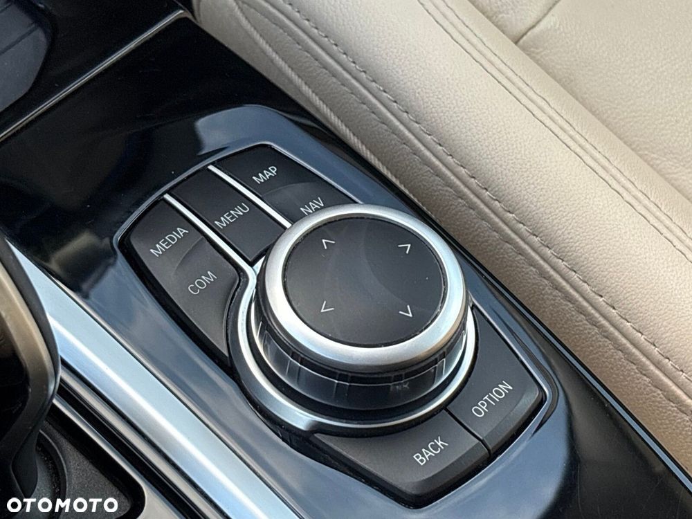 BMW X3 xDrive30e Luxury Line - 30