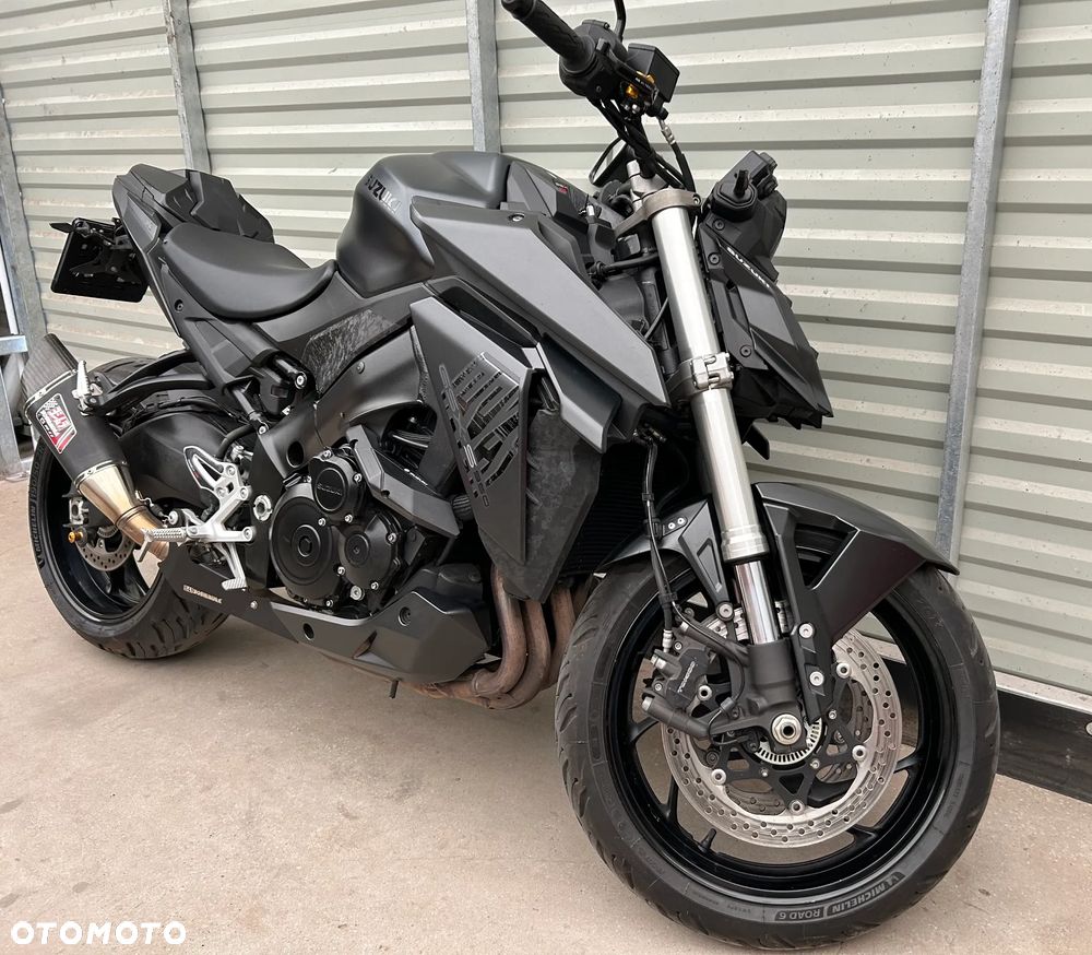 Suzuki GSX - 20