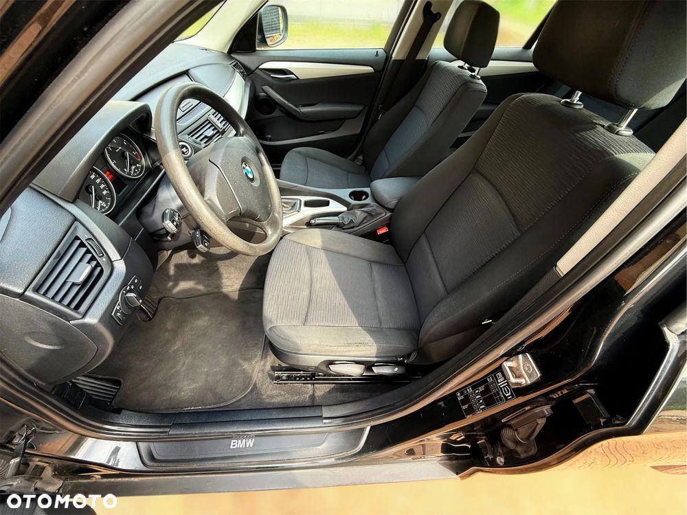 BMW X1 sDrive18d Sport Line - 12