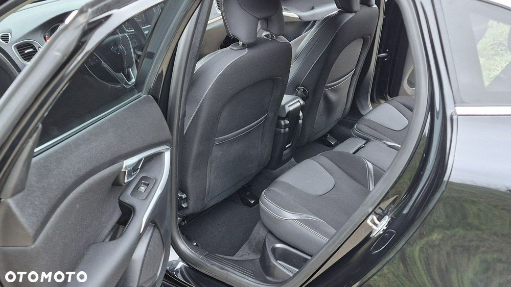 Volvo V40 D2 Momentum - 9