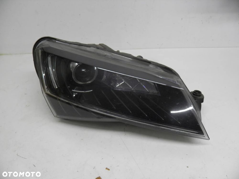 Lampa lewa prawa SKODA SUPERB III XENON 3V1941015A - 2