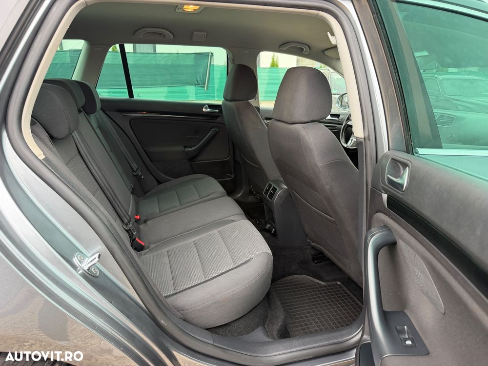 Volkswagen Golf - 12