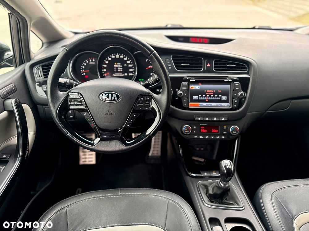 Kia Ceed 1.6 CRDi 128 Platinum Edition - 21
