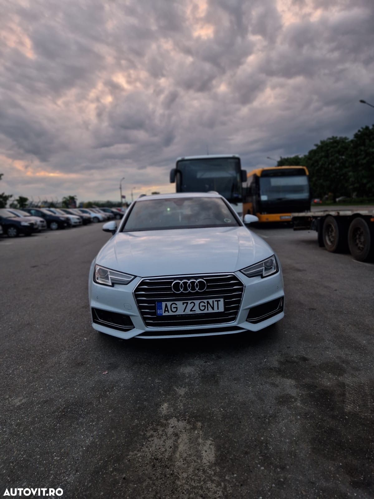 Audi A4 Avant 2.0 TDI S tronic - 1