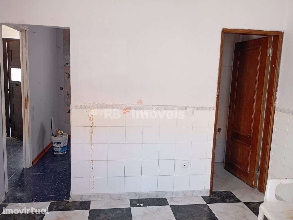 Moradia térrea no centro do Entroncamento - Grande imagem: 4/18