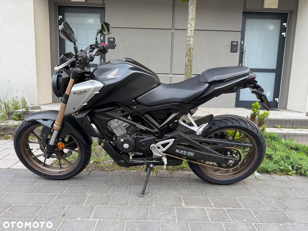 Honda CB - 1
