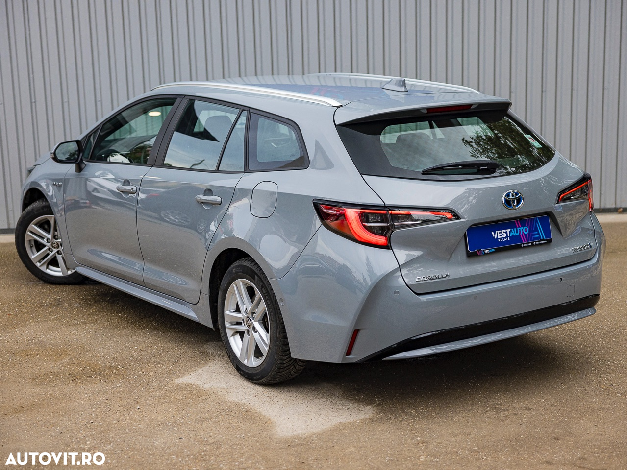 Toyota Corolla 1.8 Hybrid Touring Sports Business Edition - 3