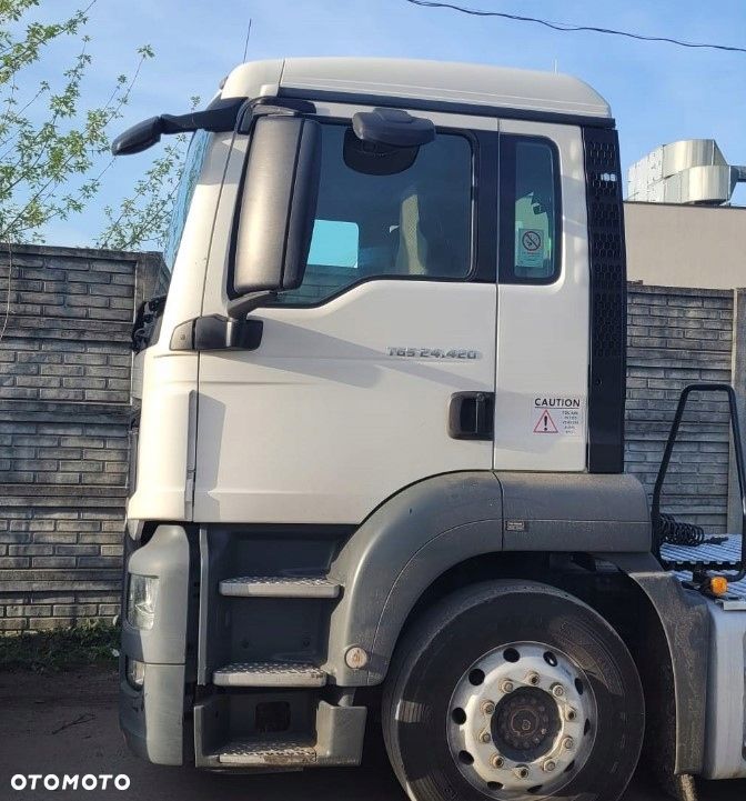 DRZWI KABINY KOMPLETNE WRAZ Z LUSTREM MAN TGS / TGA LEWE - 1