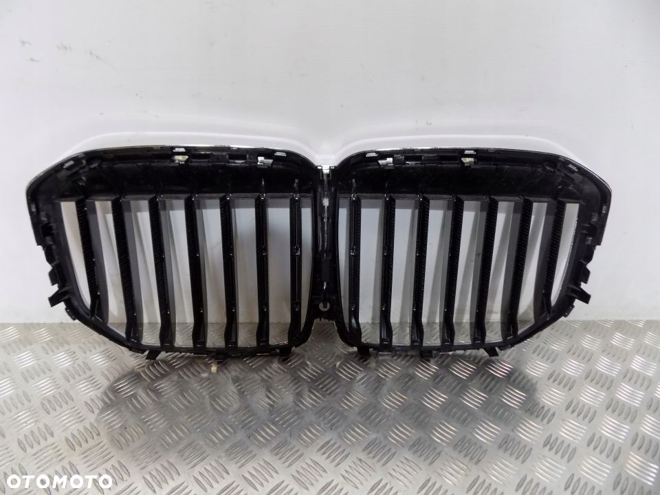 BMW X7 G07 NERKI GRILL KAMERA SURROUND M-PAKIET - 2