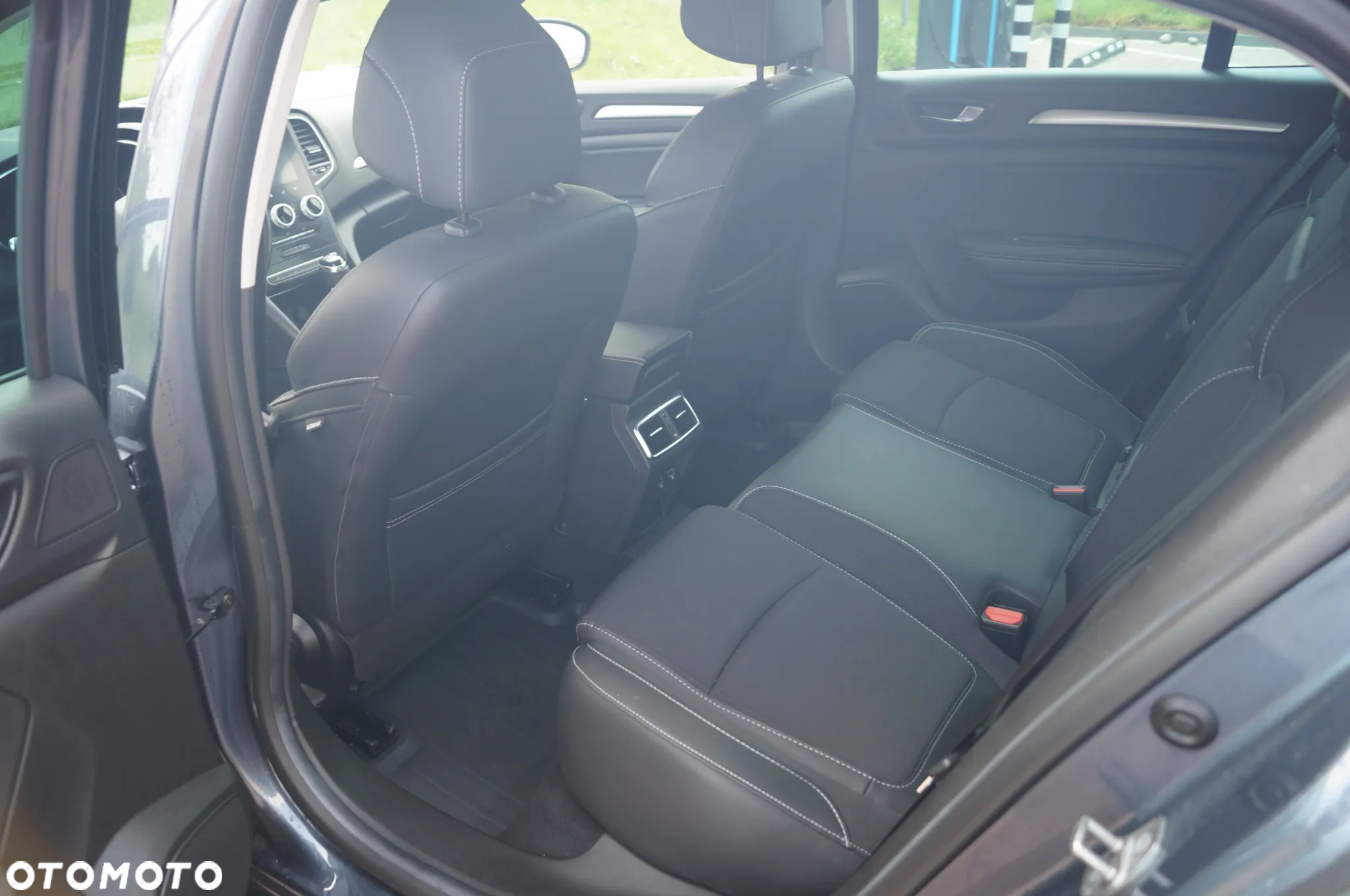 Renault Megane 1.3 TCe Intens - 10