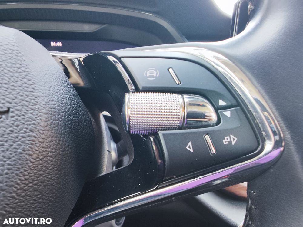 Skoda Octavia 2.0 TDI DSG 4X4 Scout - 23