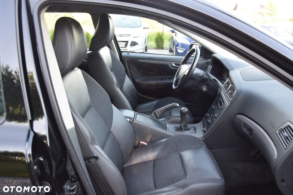 Volvo V70 2.4 Kinetic - 32