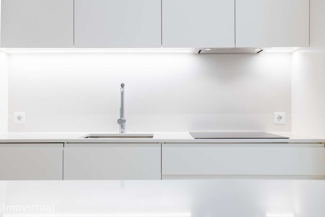 Apartamento T5, Novo, na Rua Bernardo Lima, Av. da Liberdade - Marques - Grande imagem: 5/54