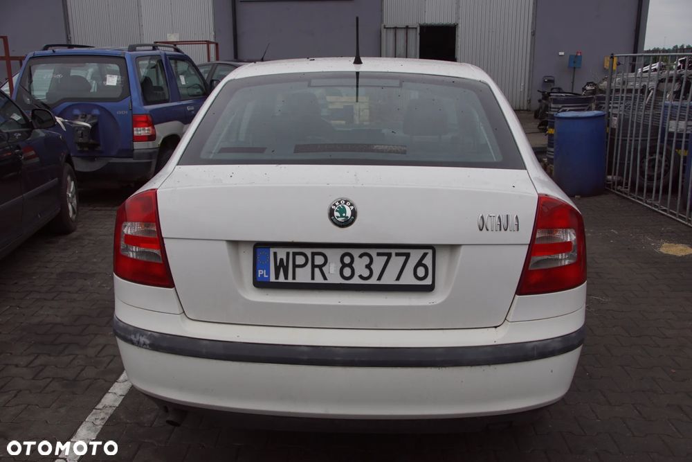 Auto na części - Skoda Octavia II Lift 1.6 MPI 102 KM BSE LVN LF9E 2011R Silnik Skrzynia Drzwi Maska Błotnik Zderzak Klapa Lampa Lusterko Klamka Szyba Deska Kokpit Sterownik Moduł Czujnik Licznik Panel Kierownica - 4