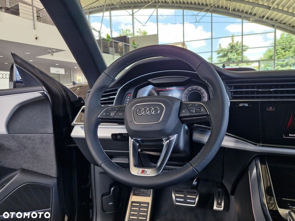 Audi Q8 - 12