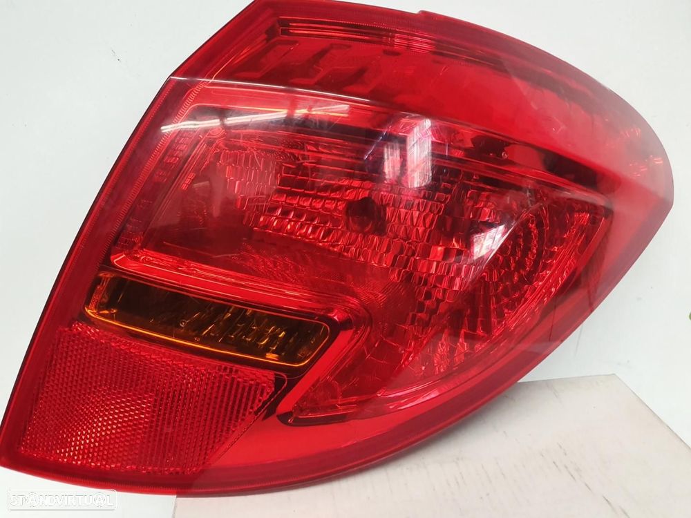 FAROLIM TRASEIRO DIREITO OPEL MERIVA B - 1