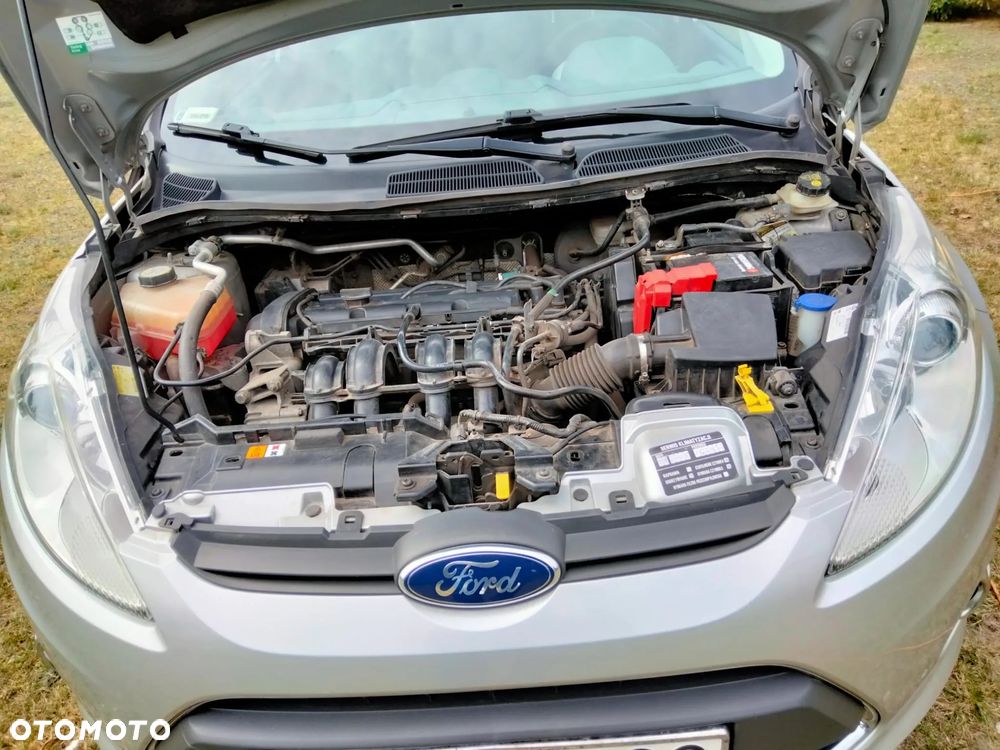 Ford Fiesta 1.25 Celebration - 13