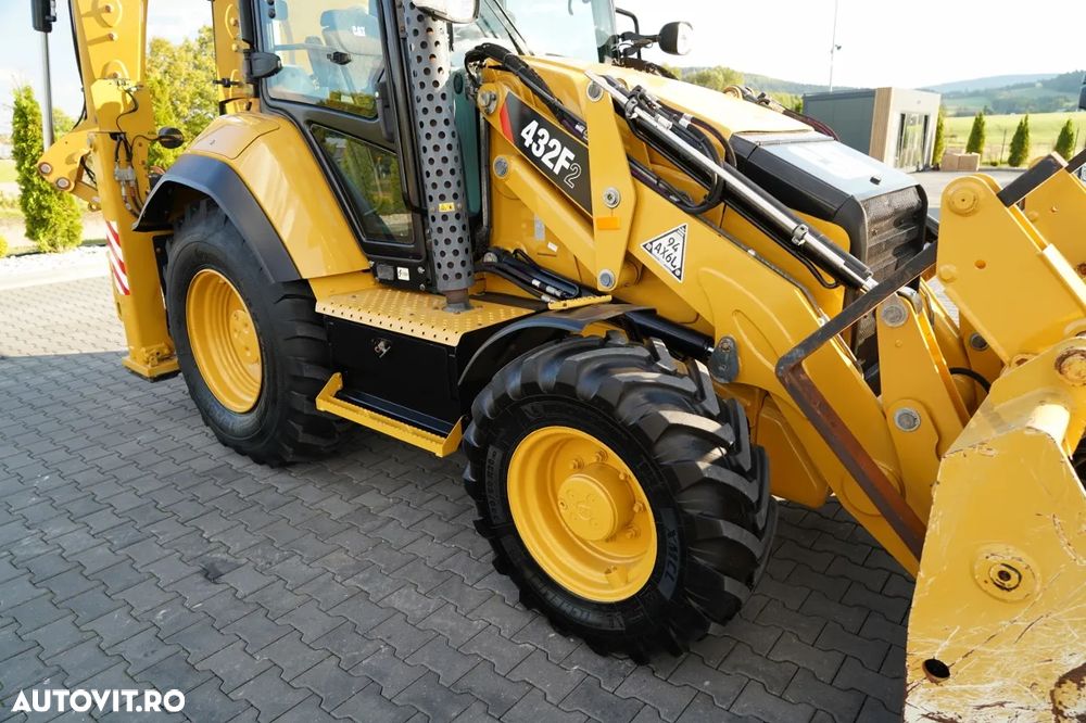 Cat 432 F2 / BULDOEXCAVATOR / AN 2019 / SET GALETE - 17