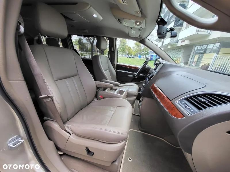 Chrysler Town & Country 3.6 Touring - 36