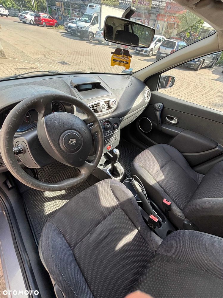 Renault Clio - 2