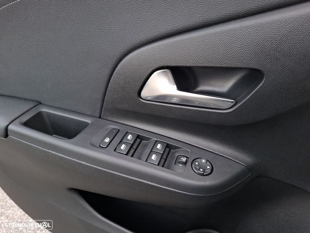 Opel Corsa 1.2 T Hybrid EdCT - 24