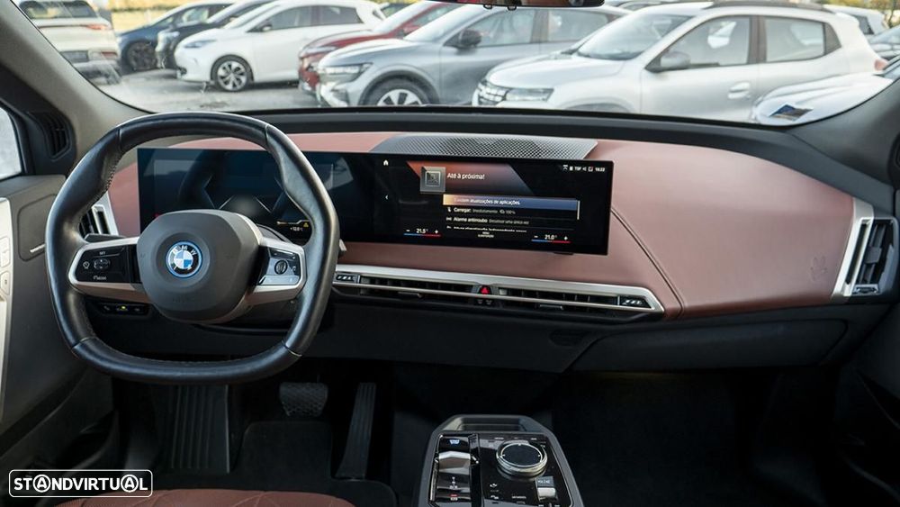 BMW iX xDrive 40 Pack Desportivo - 20