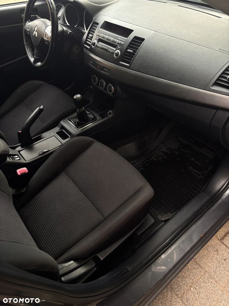 Mitsubishi Lancer 1.8 Invite - 5