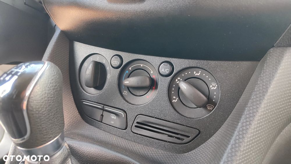 Ford Trannsit connect - 23
