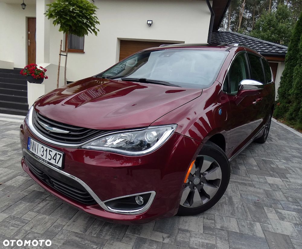 Chrysler Pacifica - 33