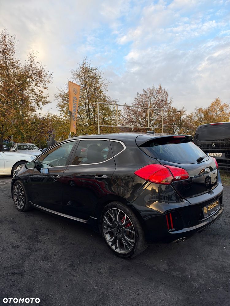 Kia Ceed - 4