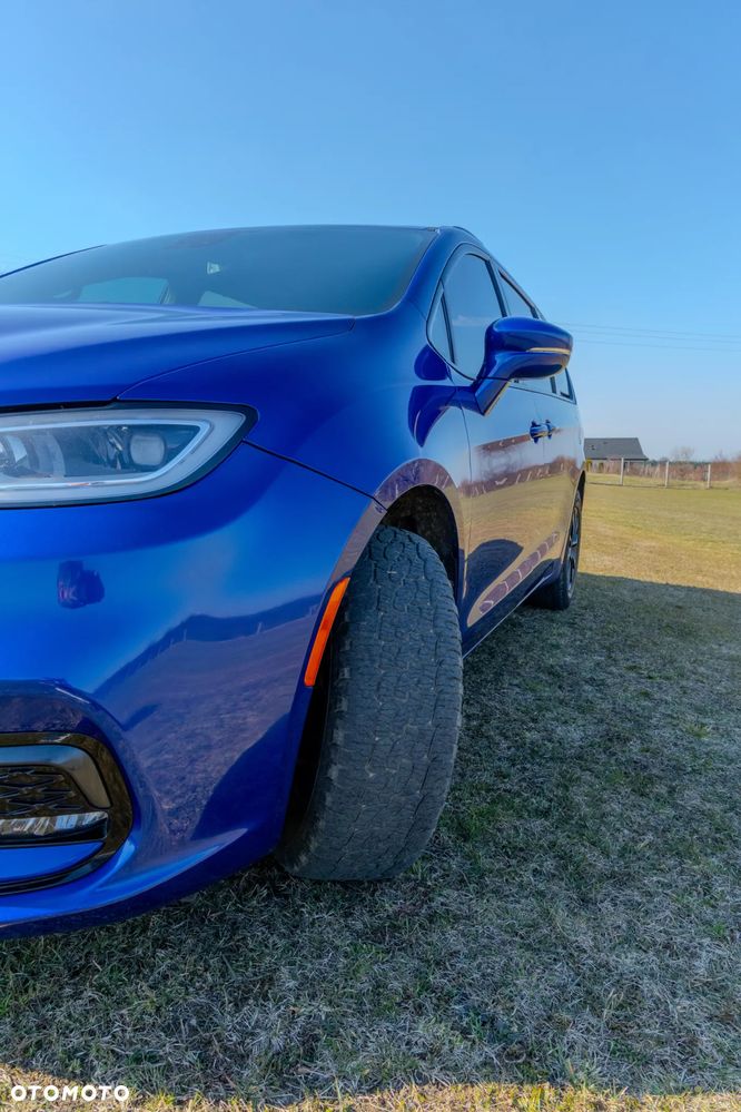 Chrysler Pacifica - 22