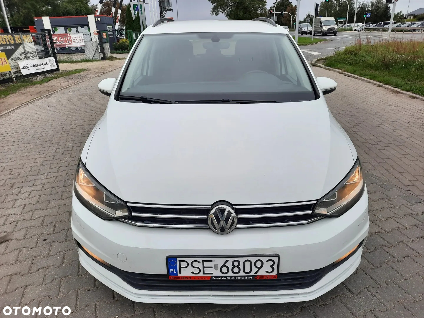 Volkswagen Touran 1.6 TDI SCR BlueMotion Technology DSG Trendline - 4