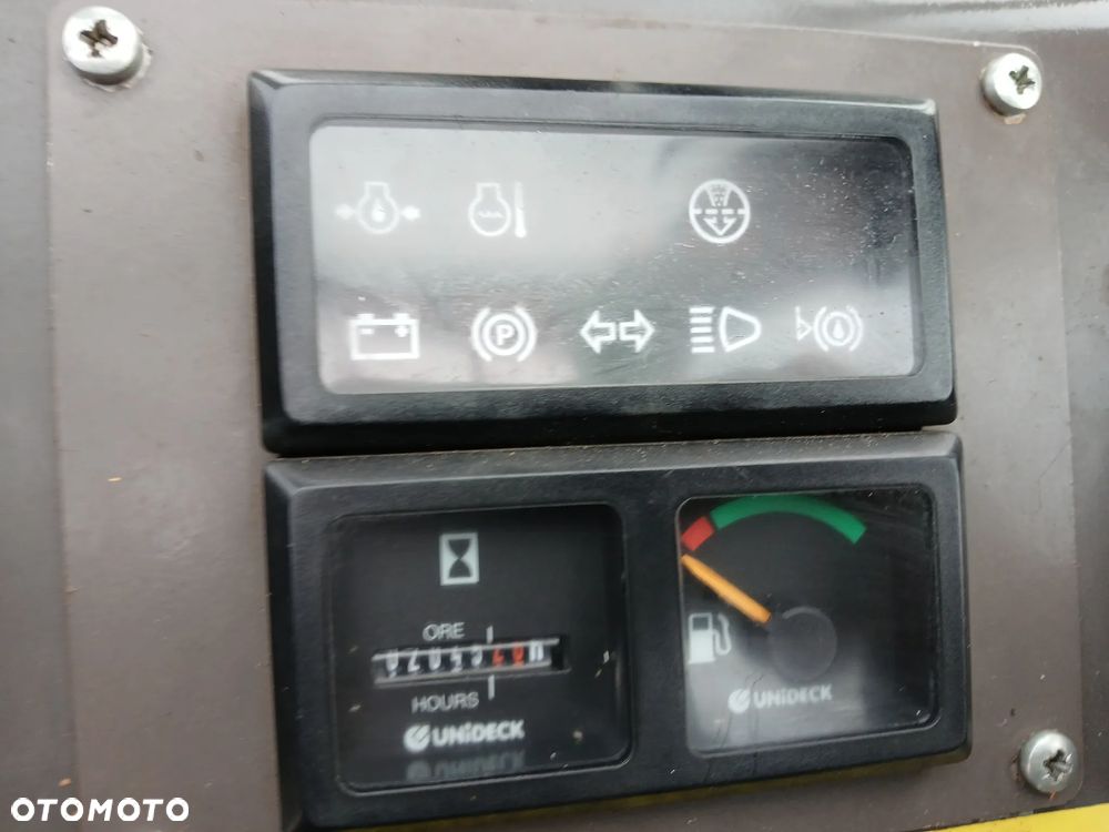 Manitou M26-4 4x4 2004 2100h maszt 10m kosz sprowadzony - 37