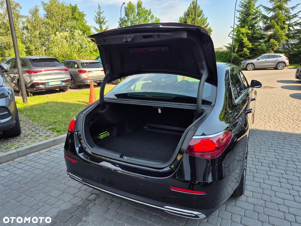 Mercedes-Benz Klasa E 200 4Matic 9G-TRONIC - 19