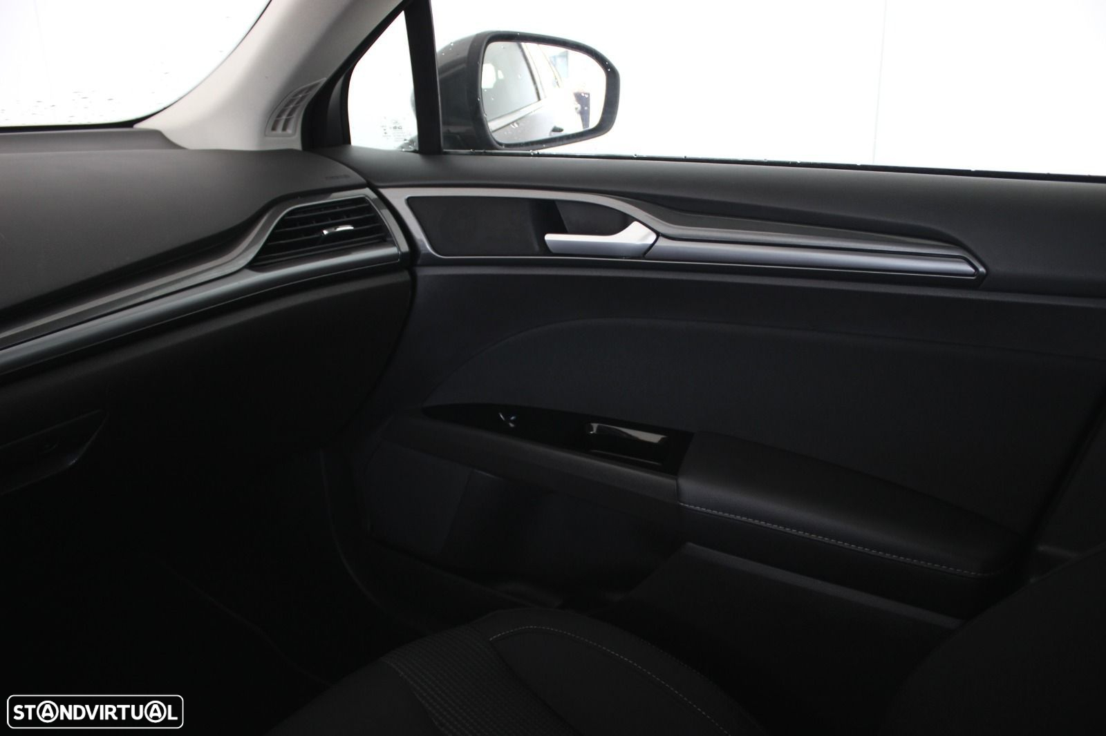 Ford Mondeo SW 2.0 HEV Titanium - 36