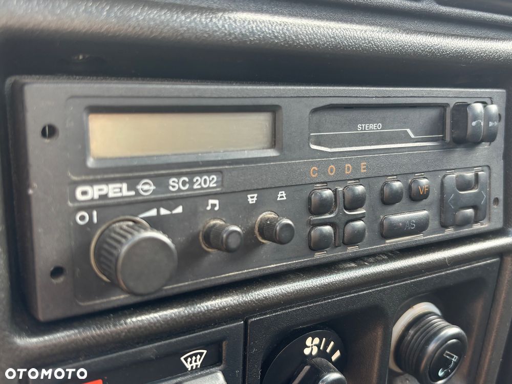 Opel Kadett 1.4 GL - 19
