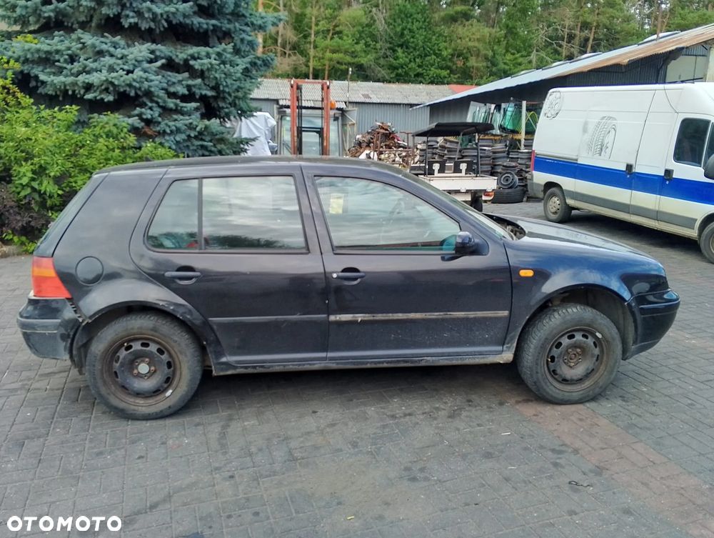 Volkswagen Golf IV (97-06r.) 1.9 TDI 89KM. Silnik ALH Skrzynia DQY lakier LC9Z / Z4.Cały na części. GWARANCJA !!! Przód Tył Zestaw Komplet Drzwi Klapa Zderzak Błotnik Maska Grill Atrapa Szyba Pas Lampa Lusterko Boczki Fotel Kanapa Kokpit Deska Rozdzielcza Przełącznik Włącznik Sterownik Przewody Wiązka Instalacja Moduł Komputer Czujnik Listwa Pompa Alternator Wtryski Głowica Rozrusznik Kompresor Sprzęgło Dwumas Silnik Skrzynia ABS Klimatyzacji Paliwa Wspomagania Kolektor Turbina Przepustnica Zawór Chłodnica Koło Hak Belka Sanki Zawieszenie Mcpherson Półoś Amortyzator Wydech Tłumik Zacisk Most - 5