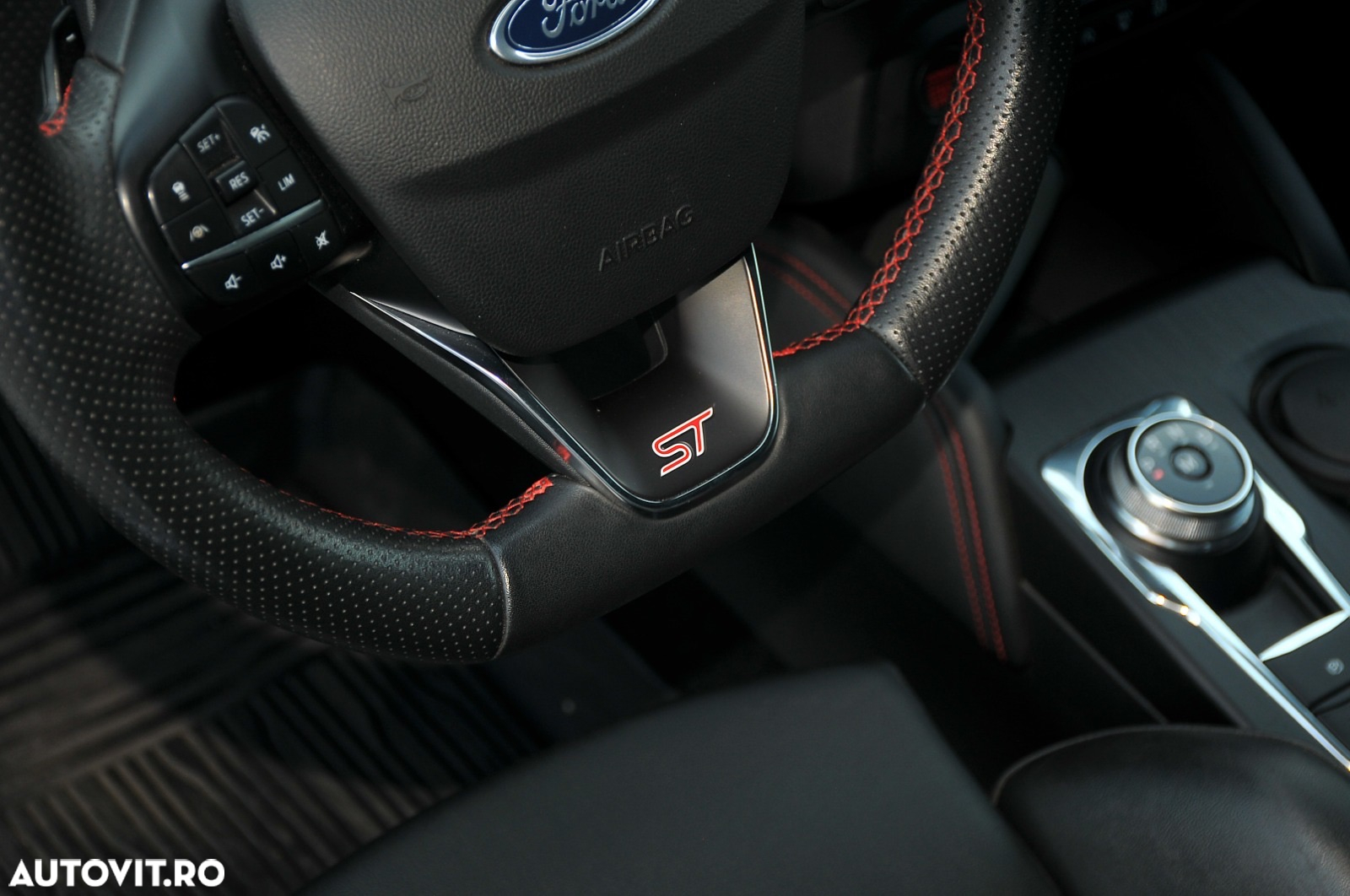 Ford Focus 2.3 Ecoboost ST X - 18