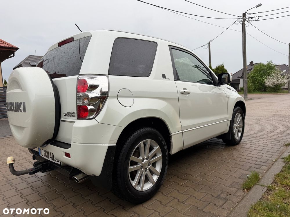 Suzuki Grand Vitara 1.6 Black&White - 15
