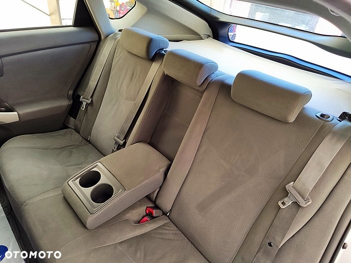 Toyota Prius - 32