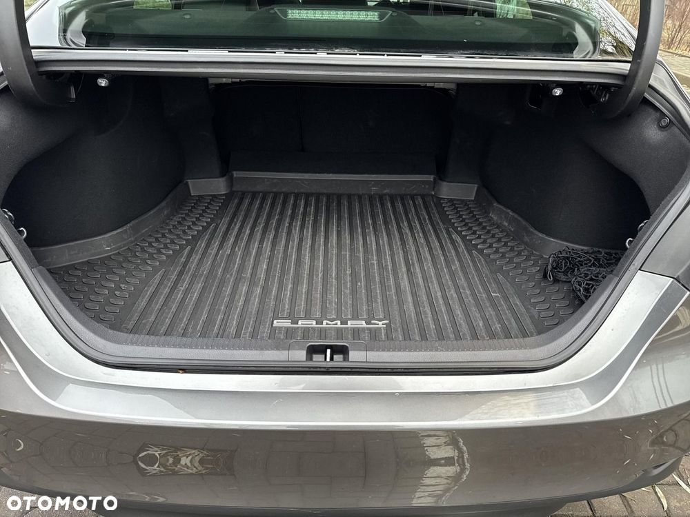 Toyota Camry 2.5 Hybrid Prestige CVT - 18