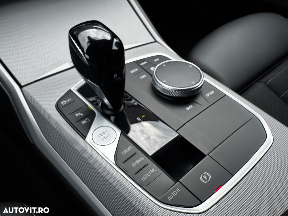 BMW Seria 3 330e Aut. Luxury Line - 31