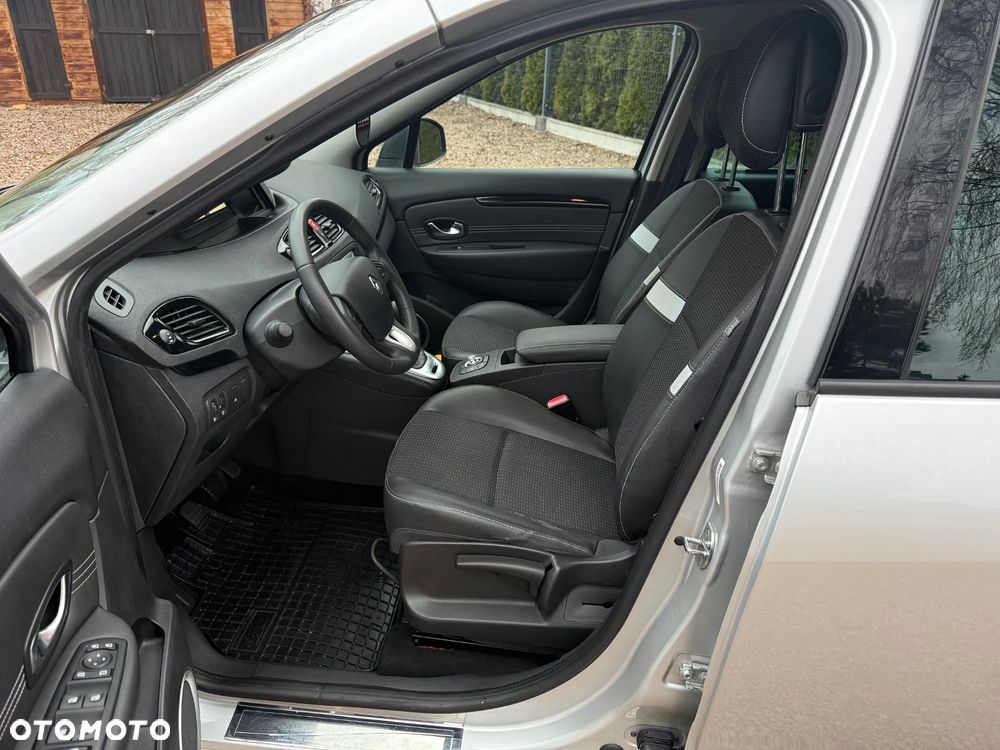 Renault Scenic 1.6 16V 110 Dynamique - 8