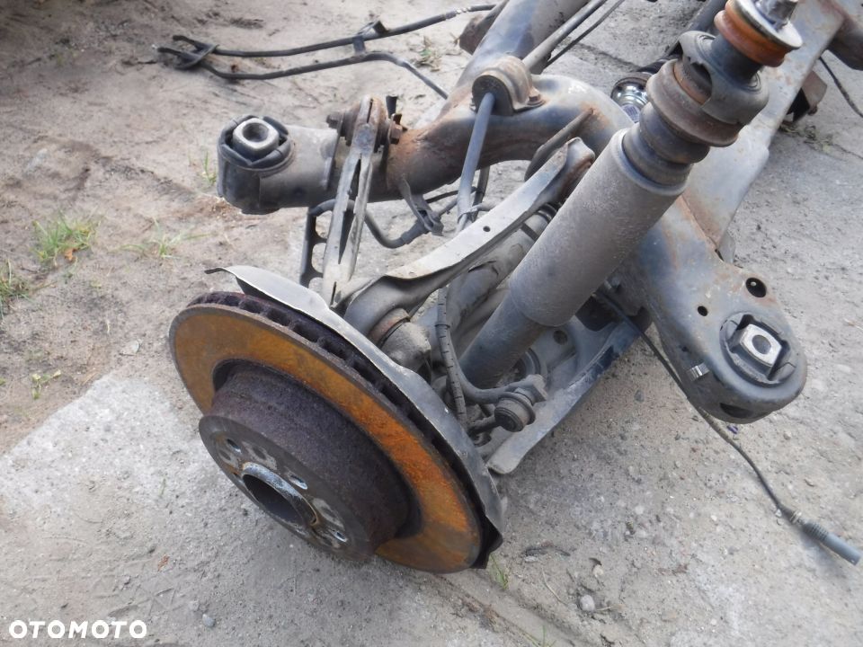 Bmw E93 335 3.0 zawieszenie tyl zwrotnice polos - 2