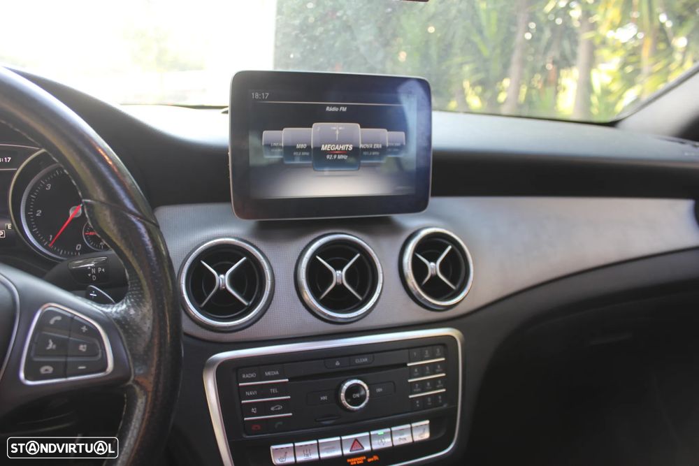 Mercedes-Benz CLA 200 d 4Matic 7G-DCT - 18